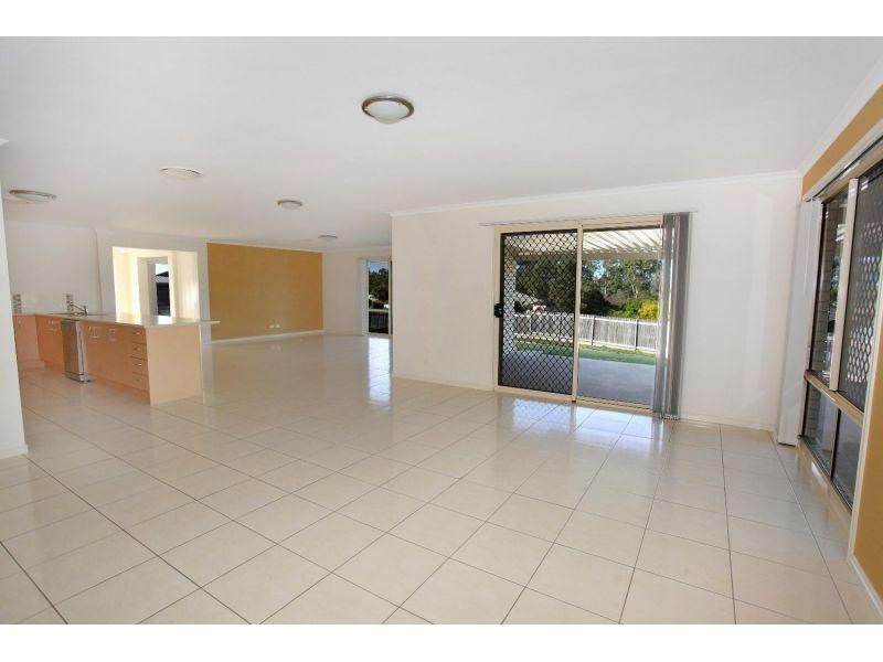84 Gympie View Drive, Southside QLD 4570