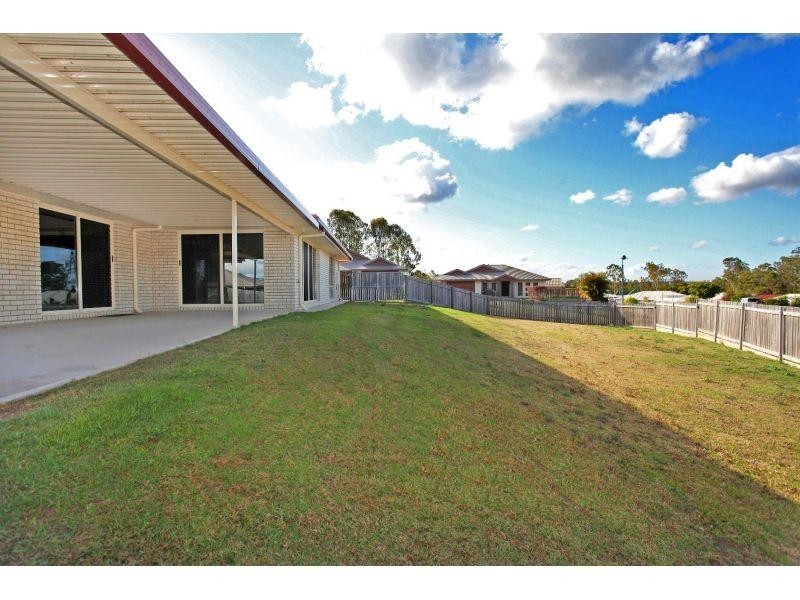84 Gympie View Drive, Southside QLD 4570