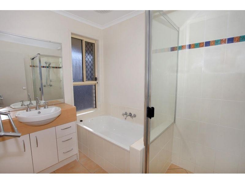 84 Gympie View Drive, Southside QLD 4570