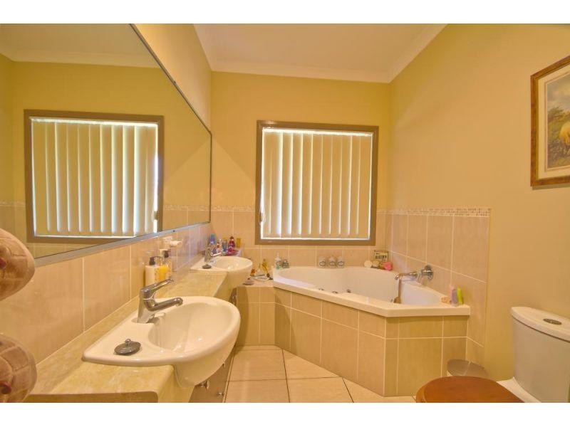 21 Endeavour Drive, Cooloola Cove QLD 4580