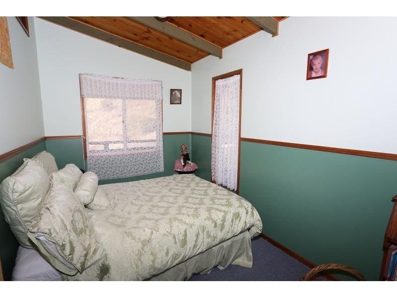 183 Robinson Road, Calico Creek QLD 4570