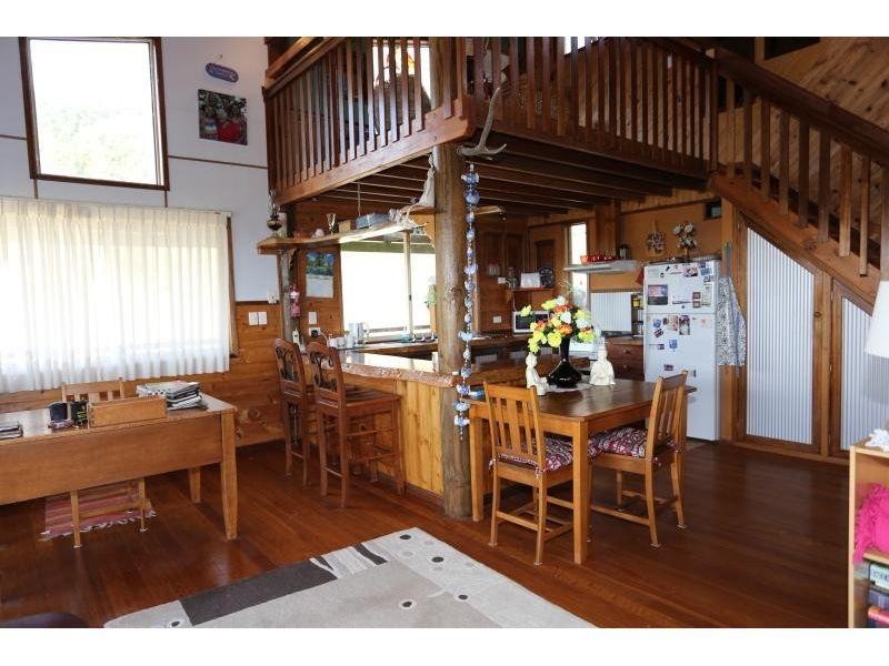 183 Robinson Road, Calico Creek QLD 4570
