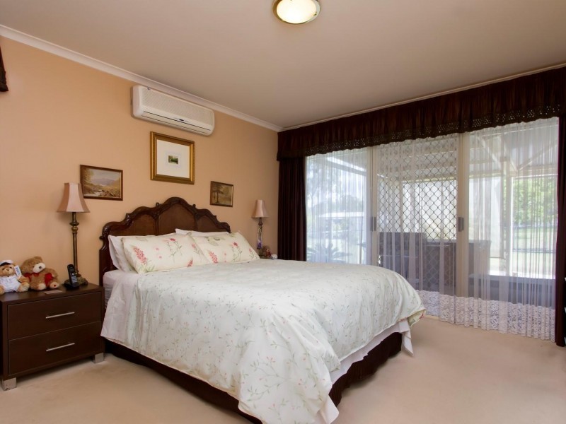 13 Mayflower Court, Cooloola Cove QLD 4580