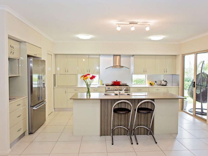 32 Directors Circuit, Jones Hill QLD 4570