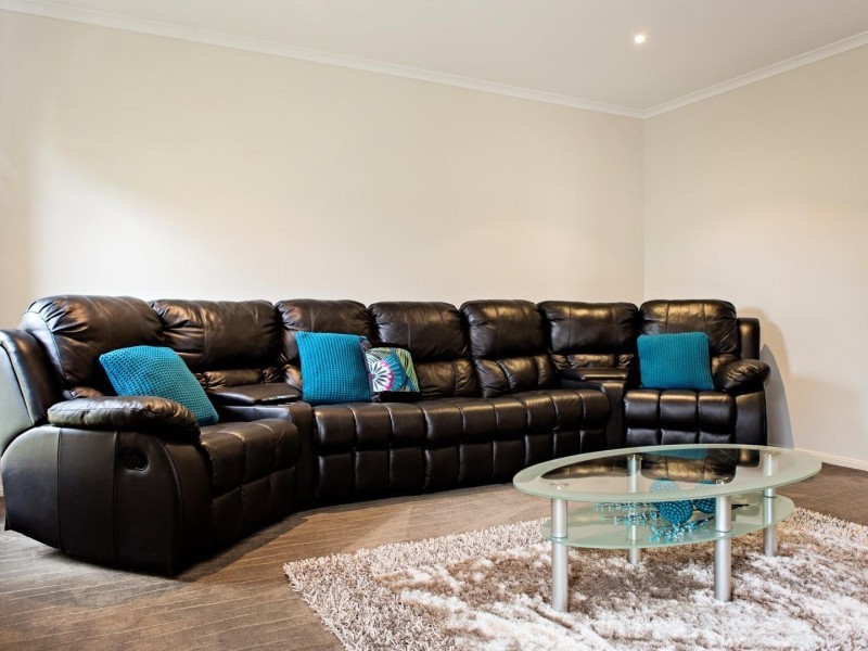 32 Directors Circuit, Jones Hill QLD 4570