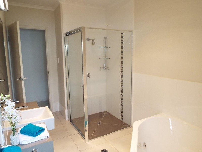32 Directors Circuit, Jones Hill QLD 4570