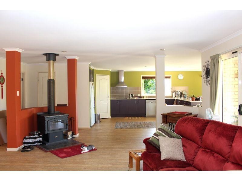 10 Sturgess Road, Pie Creek QLD 4570