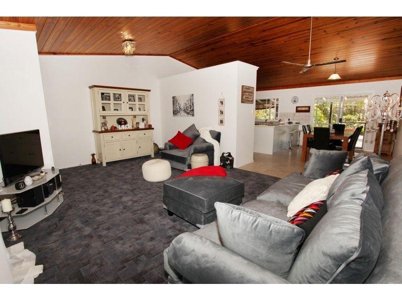 136 Green Trees Road, Pie Creek QLD 4570