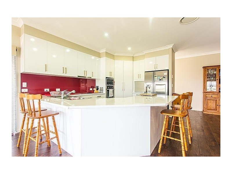 9 Principal Place, Jones Hill QLD 4570