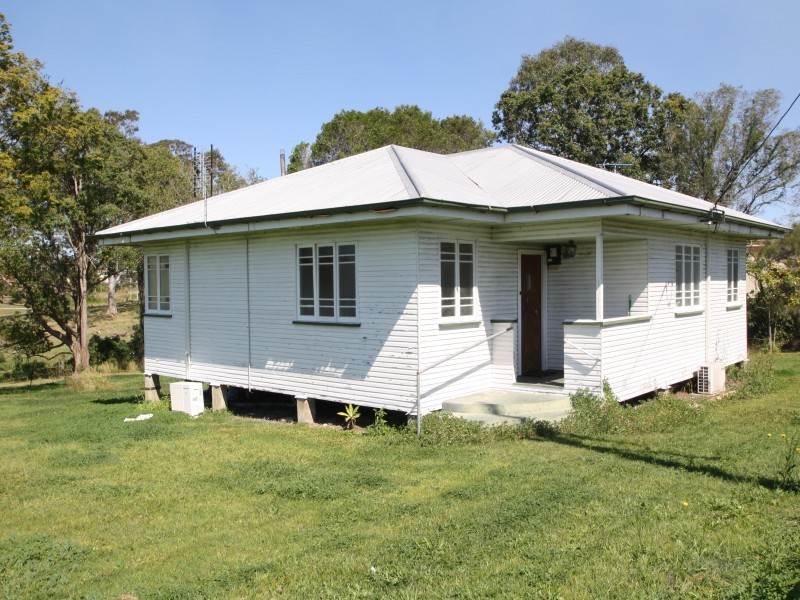 15 Exhibition Road, Southside QLD 4570