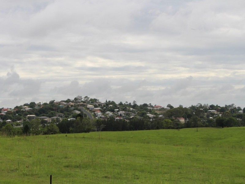 15 Exhibition Road, Southside QLD 4570