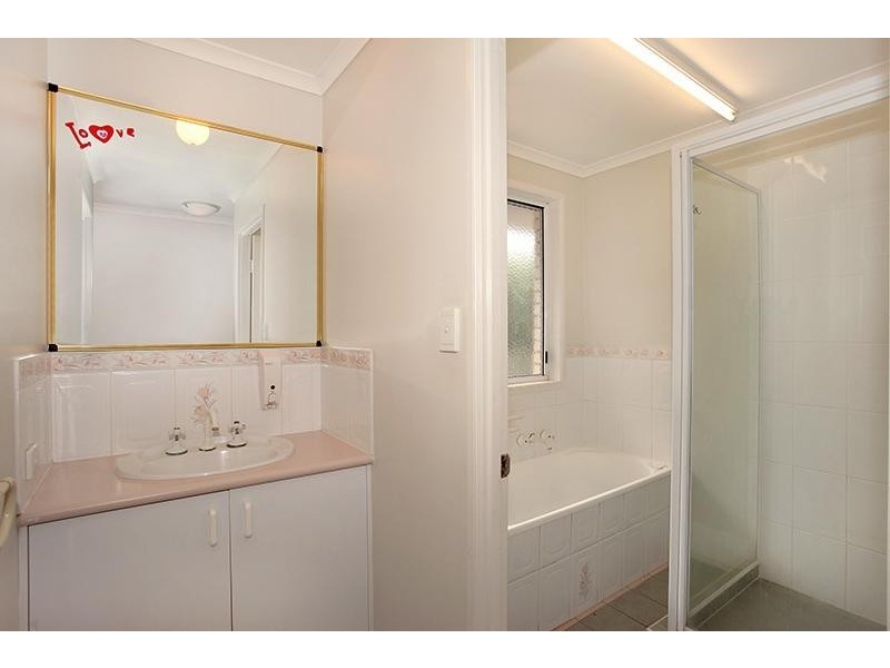 4 Fossickers Court, Southside QLD 4570