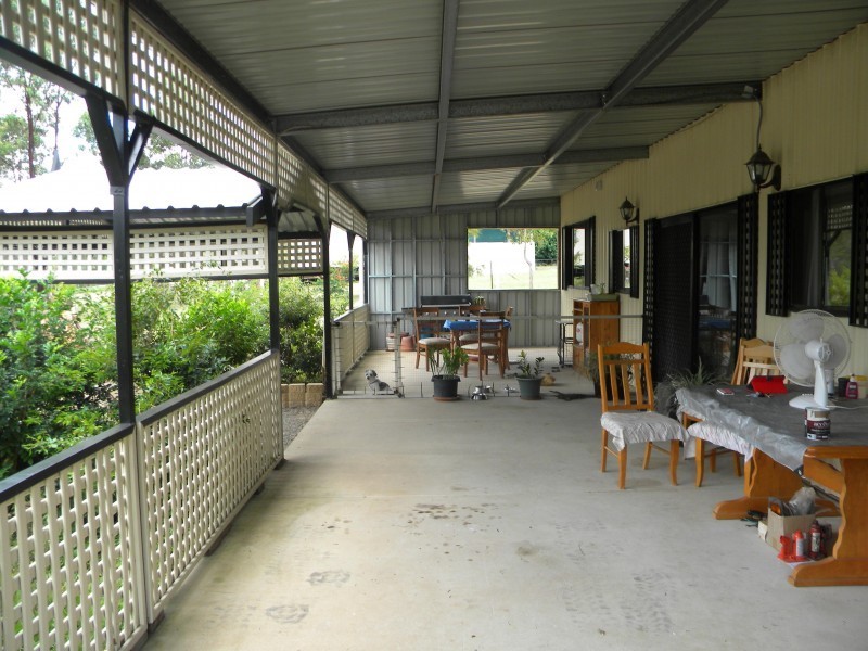 164 Green Rd, Glenwood QLD 4570