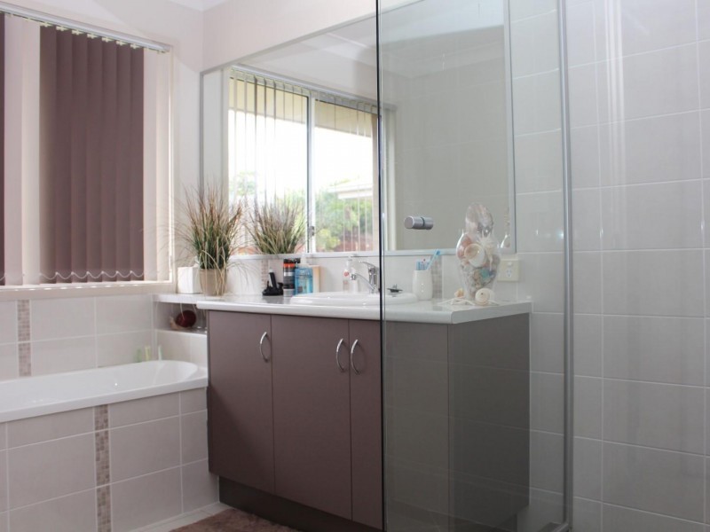 32 Willow Grove Road, Southside QLD 4570