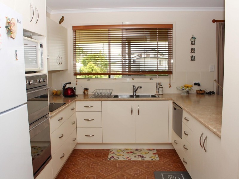 91 Exhibition Road, Southside QLD 4570