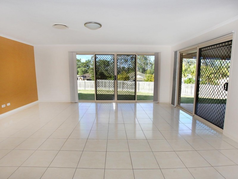 84 Gympie View Drive, Southside QLD 4570