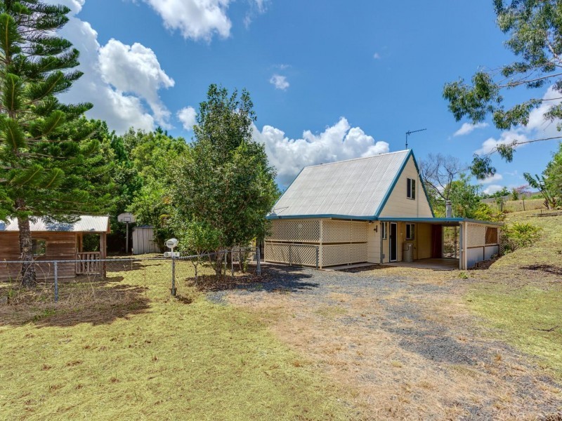 8 Gene Court, Victory Heights QLD 4570