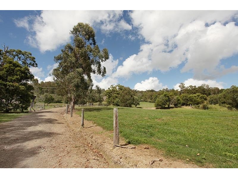 483 Coles Creek Road, Cooran QLD 4569