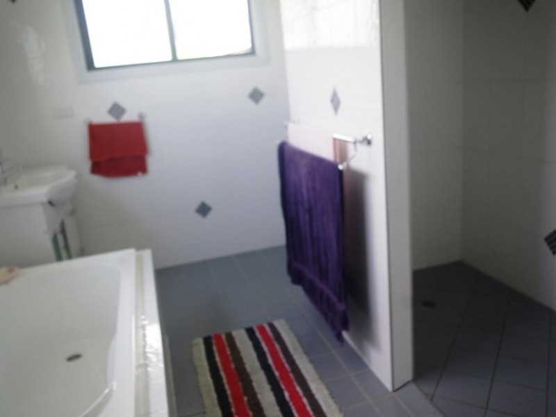 76 Chamberlain Street, Woolooga QLD 4570