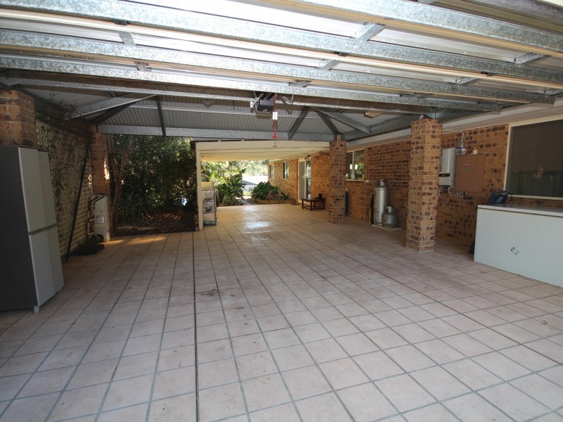 8 Oxford Court, Southside QLD 4570