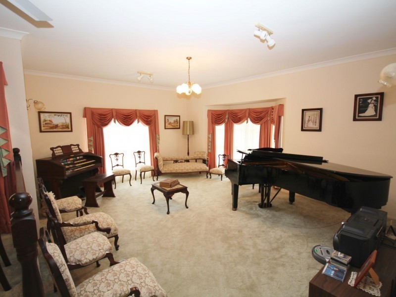 99 McIntosh Creek Road, Jones Hill QLD 4570