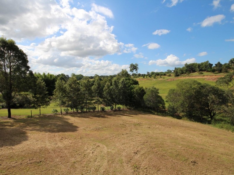 19 Edinburgh Court, East Deep Creek QLD 4570