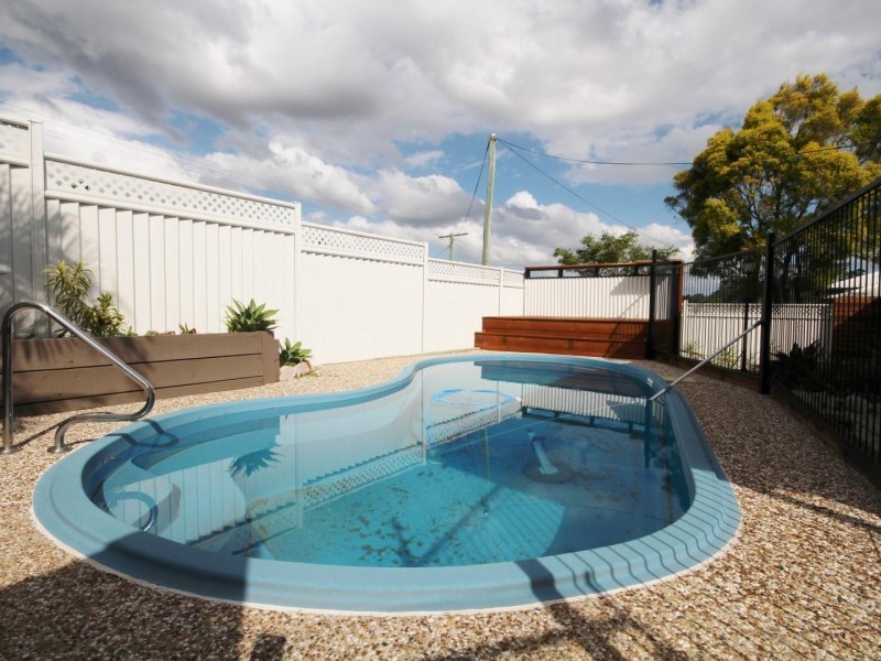 5 McAuliffe Road, Monkland QLD 4570