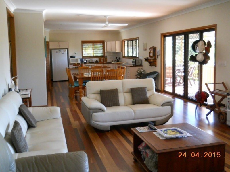 31 Bomburra Court, Rainbow Beach QLD 4581