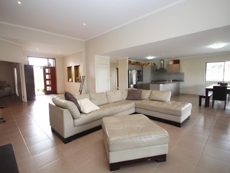 56 Fraser Road, Araluen QLD 4570
