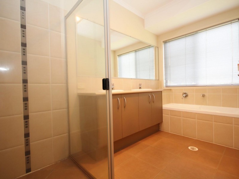 56 Fraser Road, Araluen QLD 4570