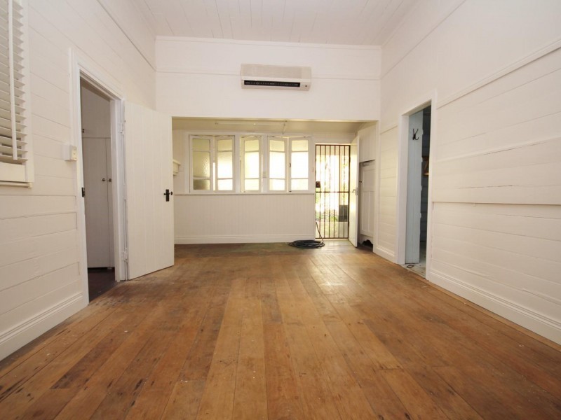 11 Crescent Road, Gympie QLD 4570