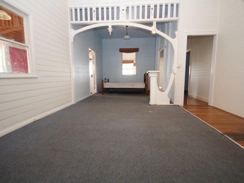 11 Crescent Road, Gympie QLD 4570