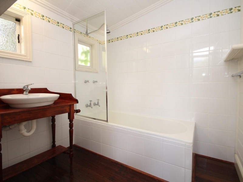 11 Crescent Road, Gympie QLD 4570