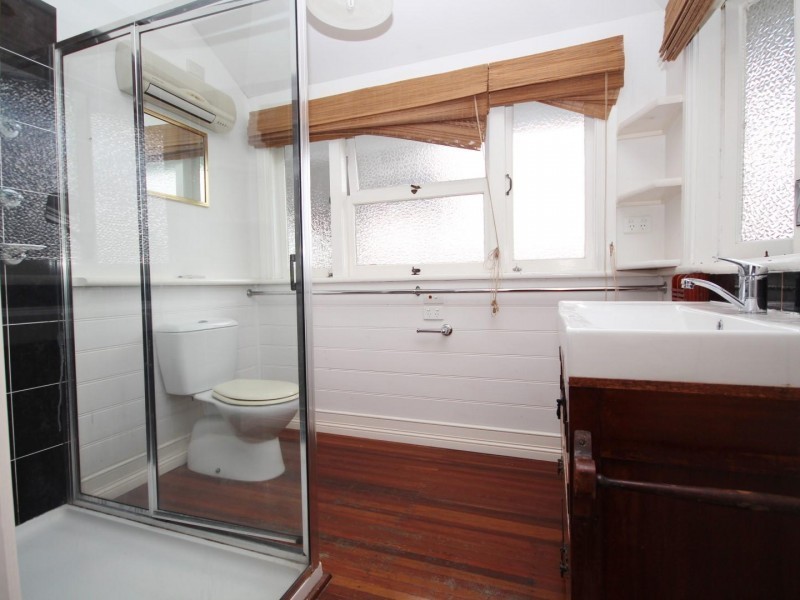 11 Crescent Road, Gympie QLD 4570