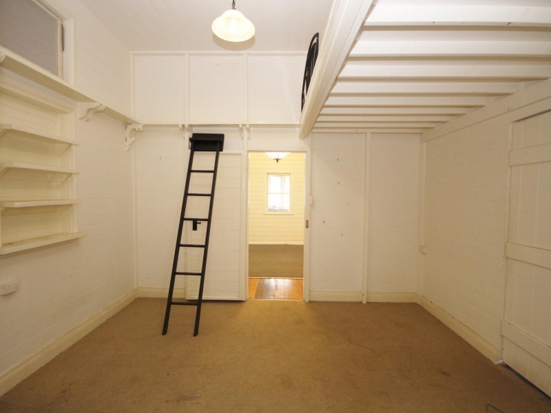 11 Crescent Road, Gympie QLD 4570