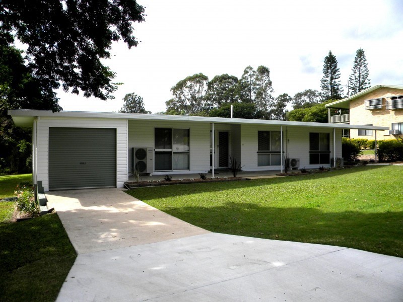 1  Julienne St, Southside QLD 4570
