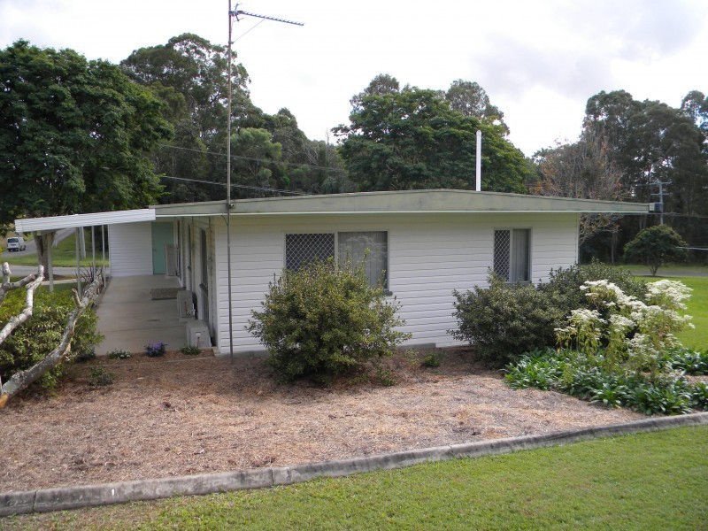 1  Julienne St, Southside QLD 4570