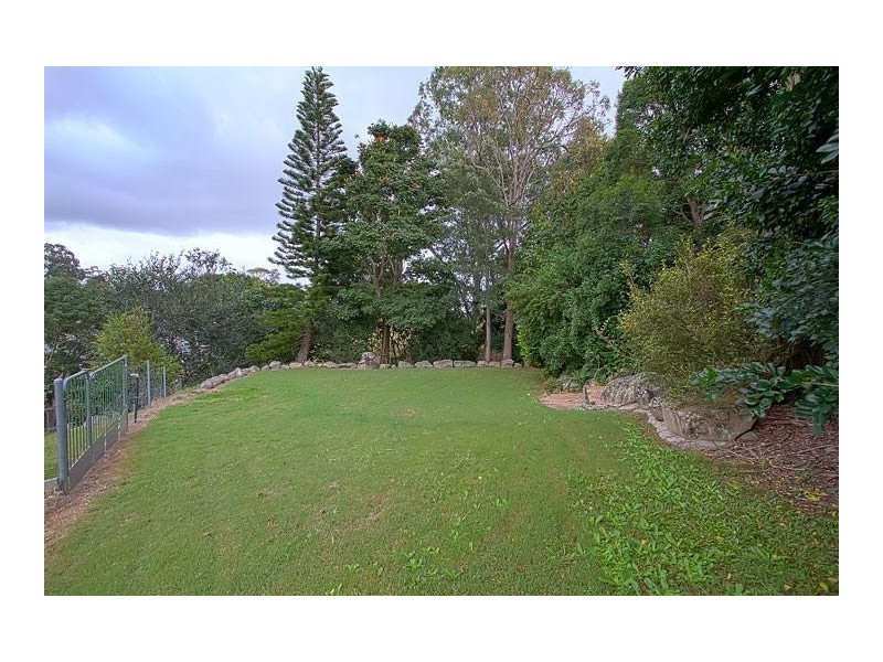 119 Groundwater Rd, Southside QLD 4570
