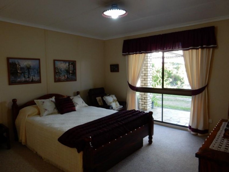 1 Theebine Road, Theebine QLD 4570