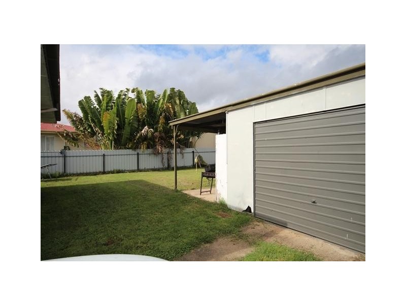 10 Neil Street, Southside QLD 4570