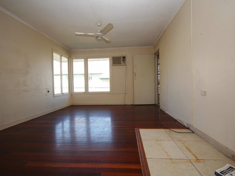 10 Neil Street, Southside QLD 4570