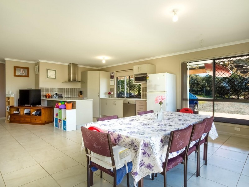 9 Channel Court, Pie Creek QLD 4570