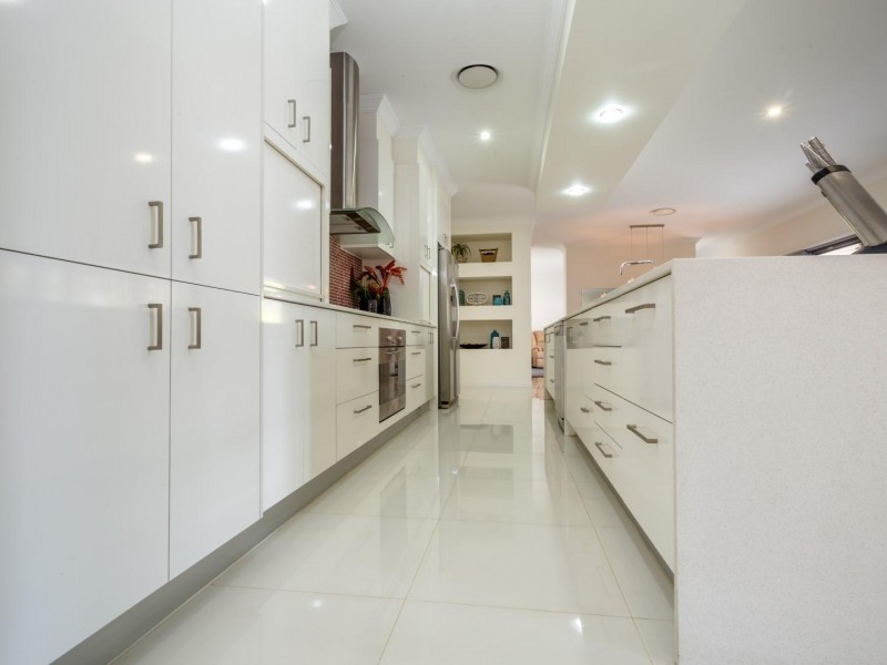 5 Gardenia Court, Southside QLD 4570