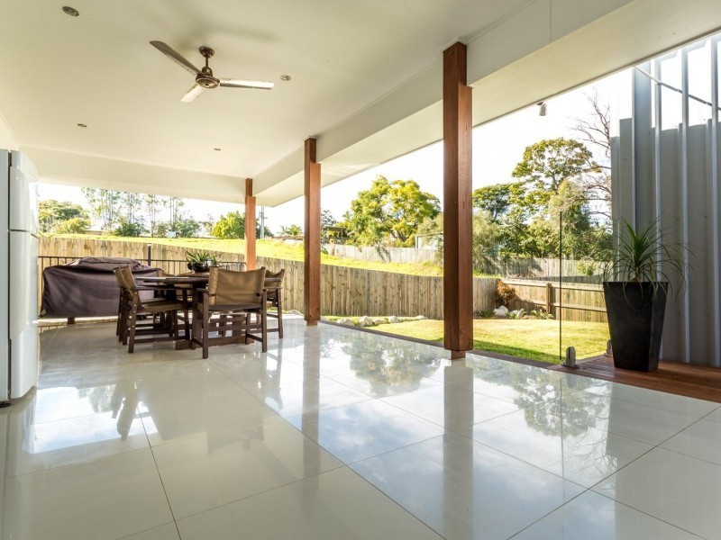 5 Gardenia Court, Southside QLD 4570