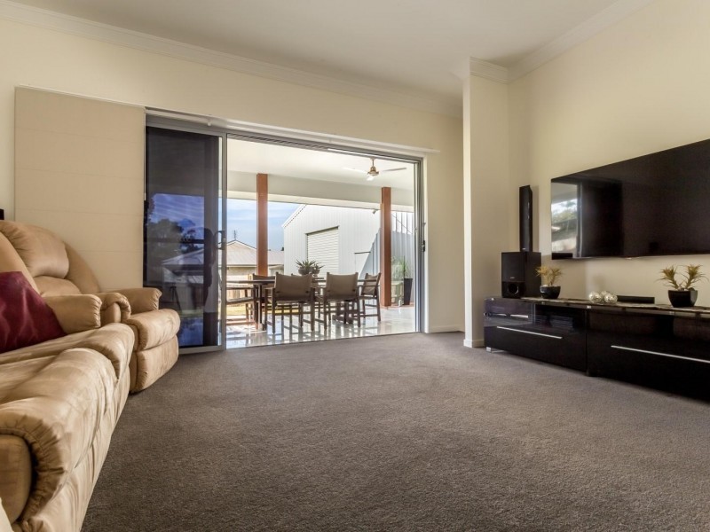 5 Gardenia Court, Southside QLD 4570