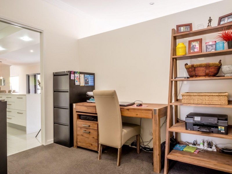 5 Gardenia Court, Southside QLD 4570