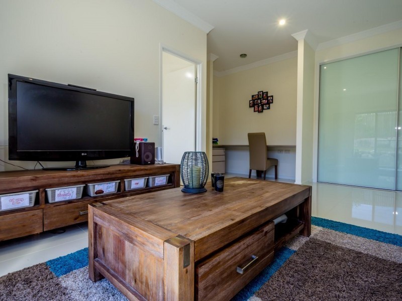 5 Gardenia Court, Southside QLD 4570