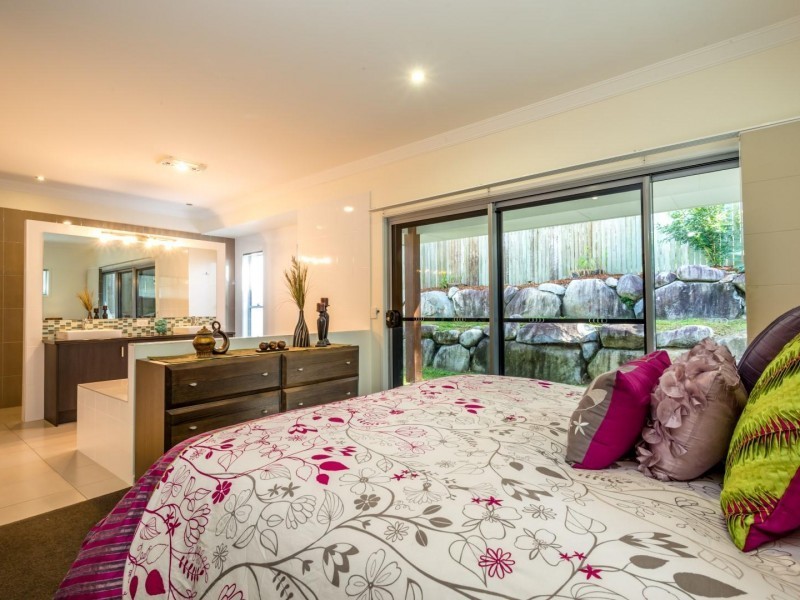 5 Gardenia Court, Southside QLD 4570