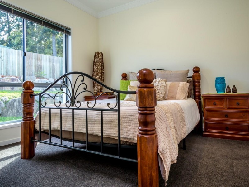 5 Gardenia Court, Southside QLD 4570