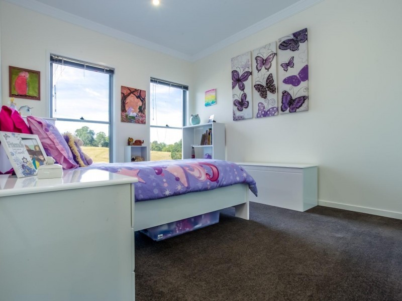 5 Gardenia Court, Southside QLD 4570